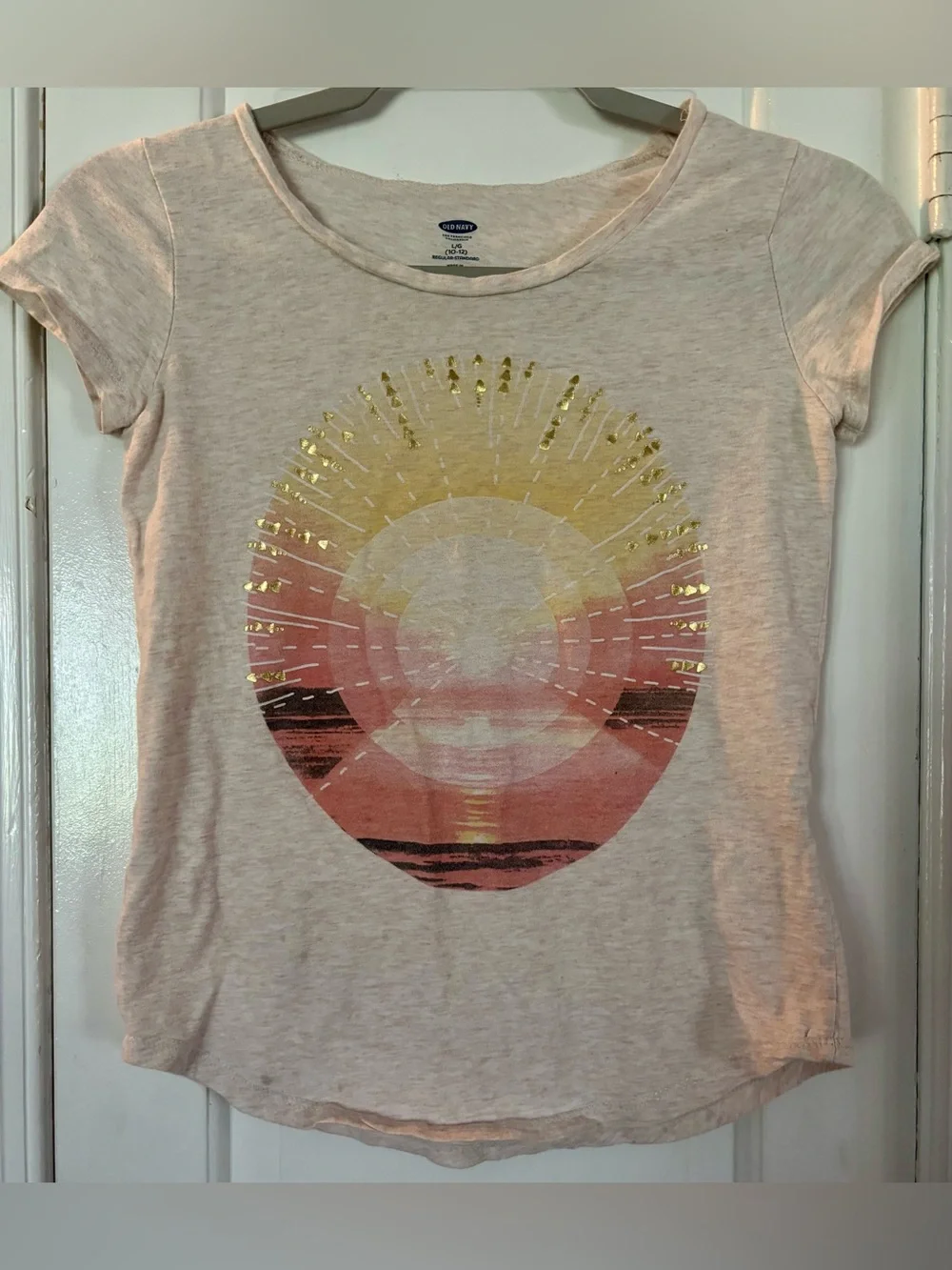 Old Navy Girl’s Cream Short-Sleeve Tee with Pink and Gold Design - size L 10/12